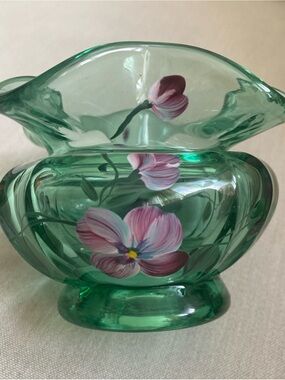 Vtg Fenton Green Glass Rose Bowl Vase Hand Painted Ruffle Floral Signed